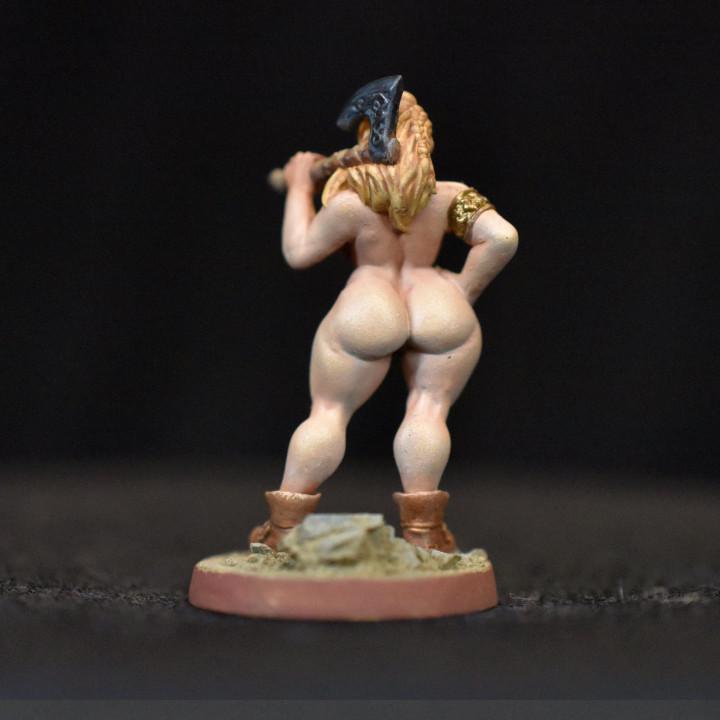 Alfhild Northwoman Pinup Miniature - 32mm Skutagaard Saga Figure for D&D, Pathfinder, and TTRPG Games