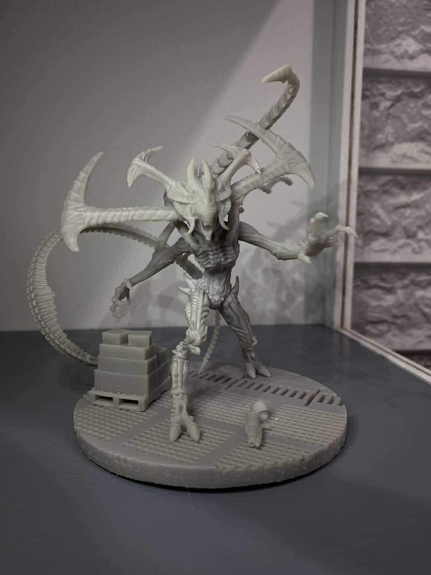 Xenomorph Diablo Resin Miniature: Papsikels Exclusive Alien Queen for TTRPG and RPG Tabletop Gaming