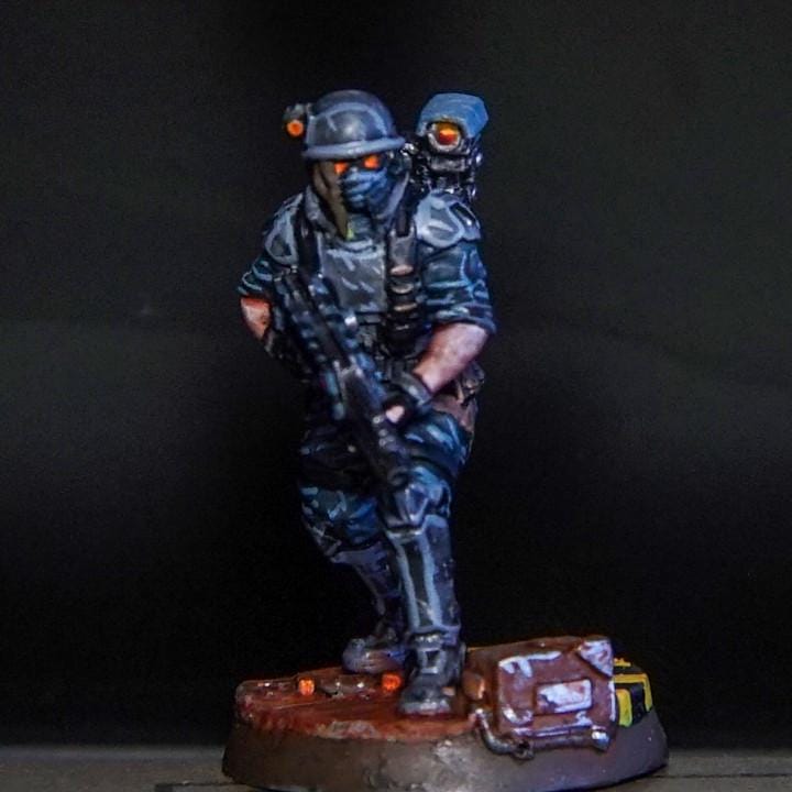 Sci-Fi 32mm Female Colonist Marine Miniature - Katherine Knight for Aliens vs Humans Tabletop Gaming
