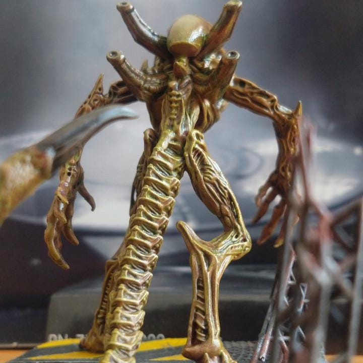 Xenomorph Royal Brood Horrors: 32mm Gigerian Miniature for Alien-Inspired RPG and Tabletop Gaming