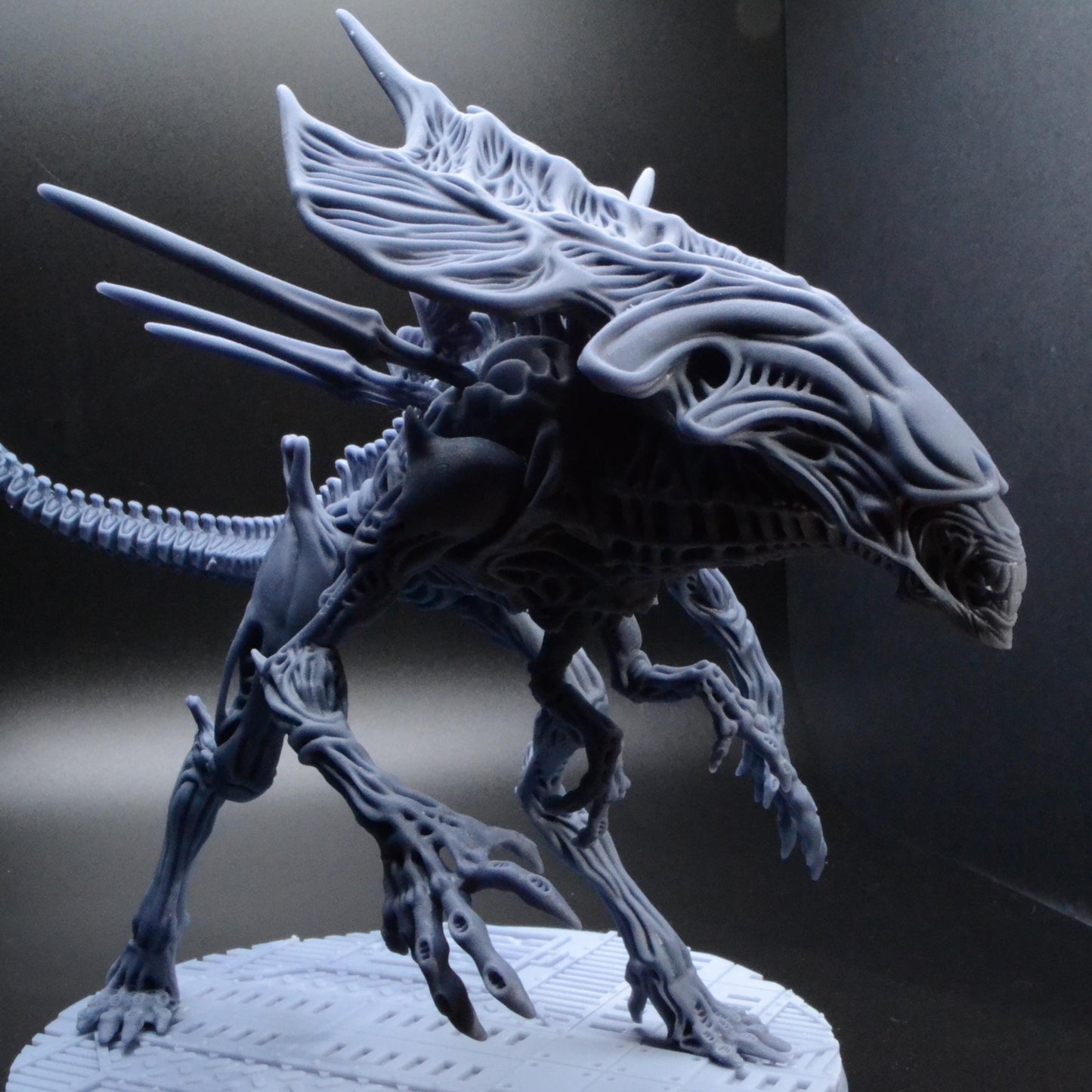 Xenowars Xeno Brood Grandmother Resin Miniature - Papsikels Alien Queen Figure for TTRPG and RPG Games