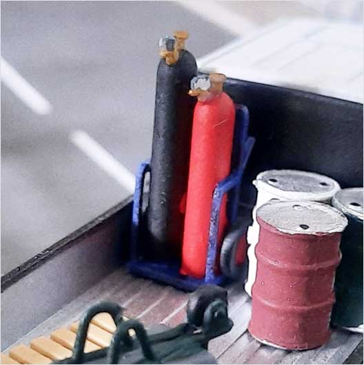 OO Scale Ready to Paint Oxy-Acetylene Cylinders On Trolley (2 pack)