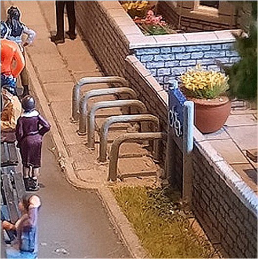 OO Scale Ready to Paint Bike Rack (12 piece)