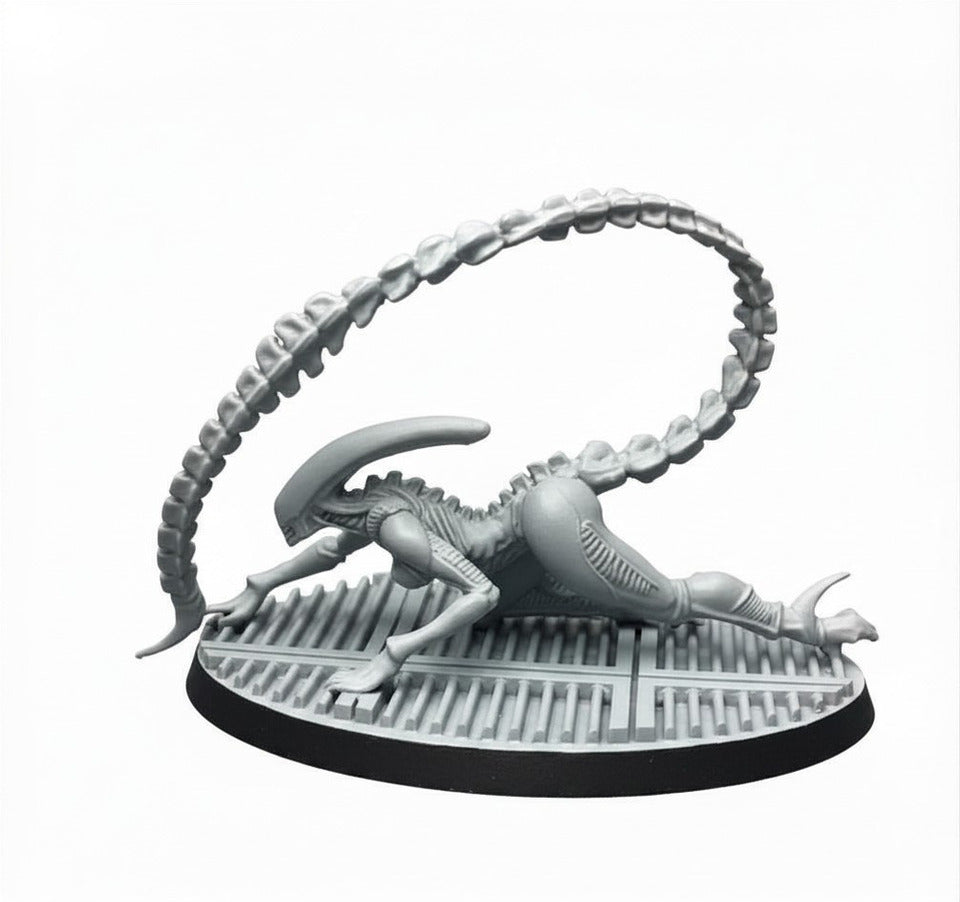 Xeno Vixen Brood Stalker Resin Miniature Papsikels