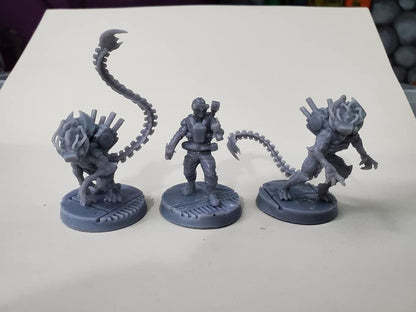 Hudson Wong Division Weaponized Brood Warriors: Papsikels Miniatures for Xenowars RPG Alien Battles