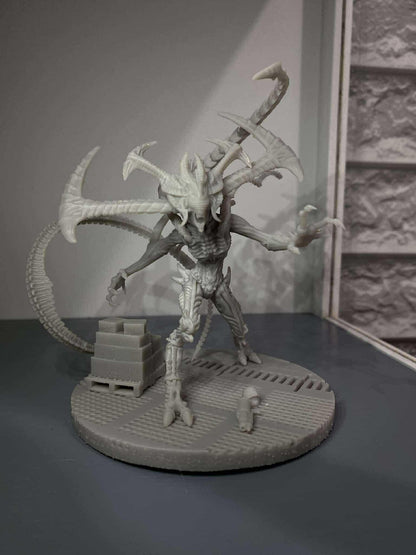 Xenomorph Diablo Resin Miniature: Papsikels Exclusive Alien Queen for TTRPG and RPG Tabletop Gaming