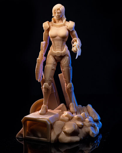 Female Shepard from Mass Effect (fan art) | Full Model or Bust | Miniature scale 1:12 | h3LL Creator | DIY Model Kit