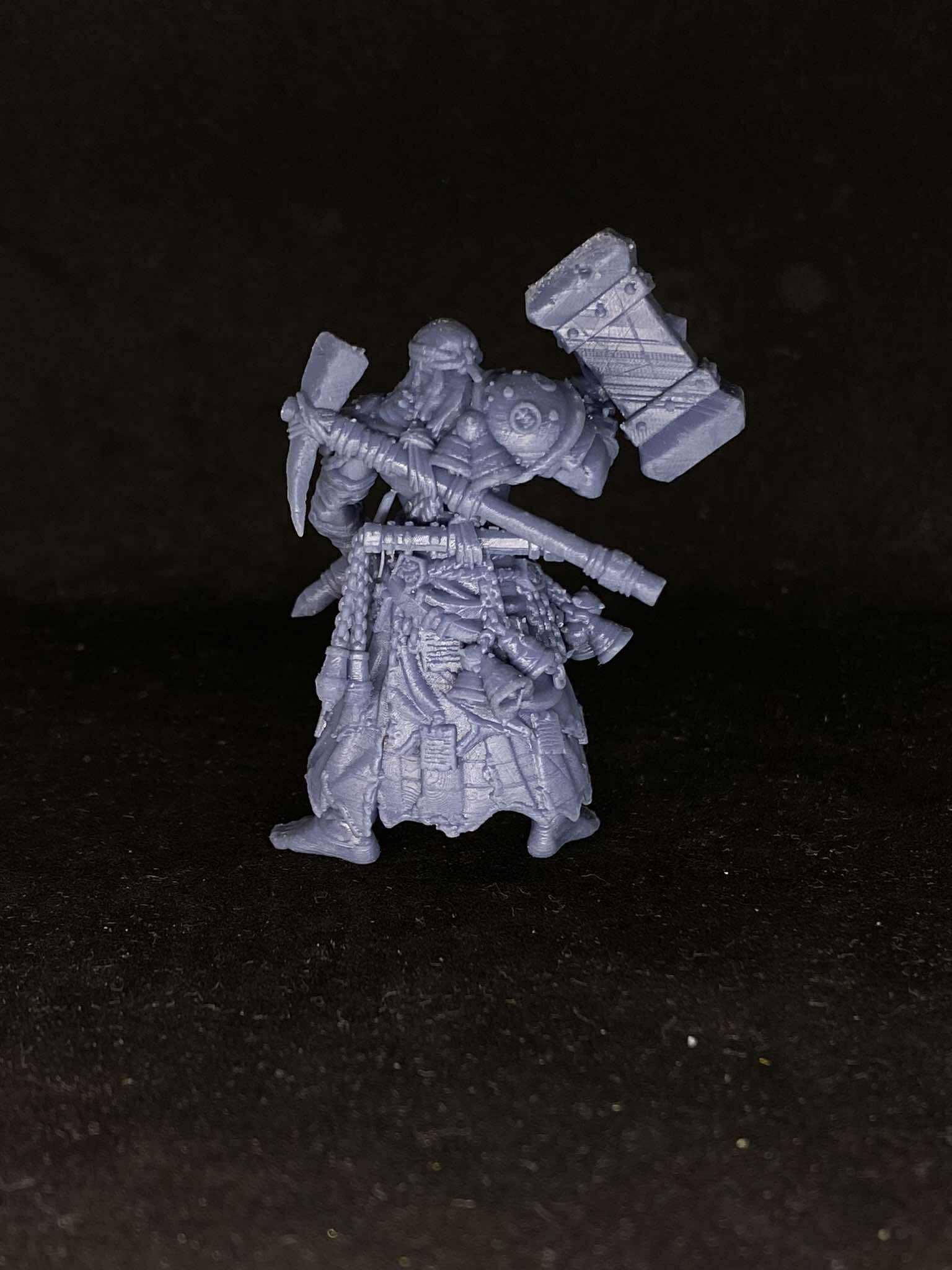 Quiapo Communicant Miniature: Trench Crusade Warrior-Priest, Papsikels 28/32mm