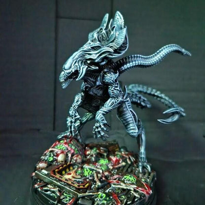 Aliens Vs Humans Liberated Gigerian Royal King with Guardians, Papsikels, Resin Miniature