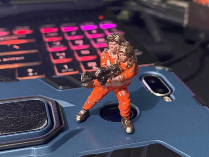 Aliens Vs Humans, Human Space Crew Lannie with Wonderchild Mute - Ripley, Papsikels, 32mm Mini