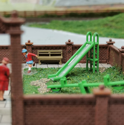 OO Scale | Ready to Paint | Playground Set (10 pack)