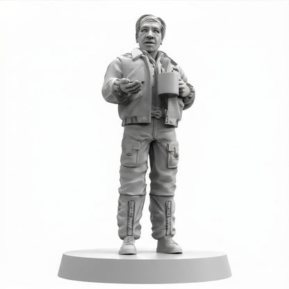 Zoya Zaveri Alien Earth inspired Papsikels sci fi commanding officer resin miniature on white background